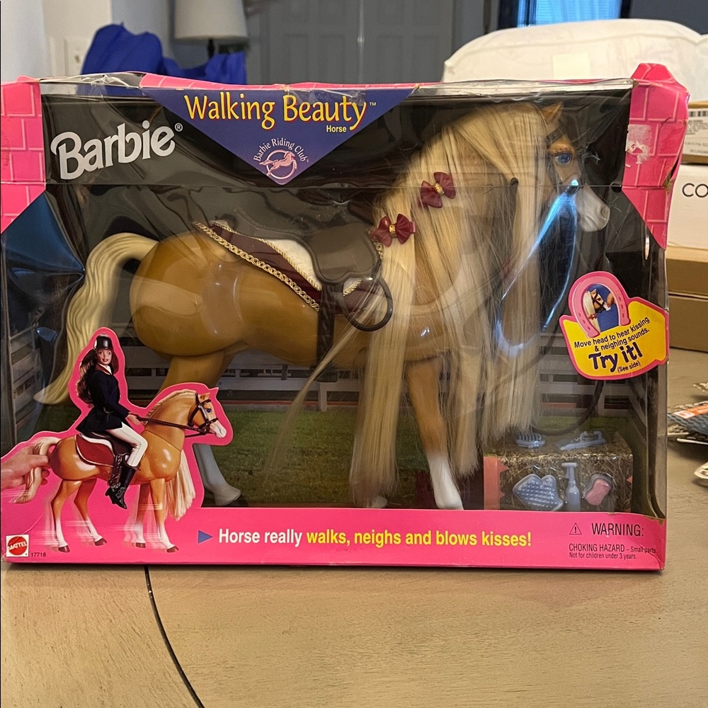 Barbie Walking Beauty Horse - Blonde and Tan